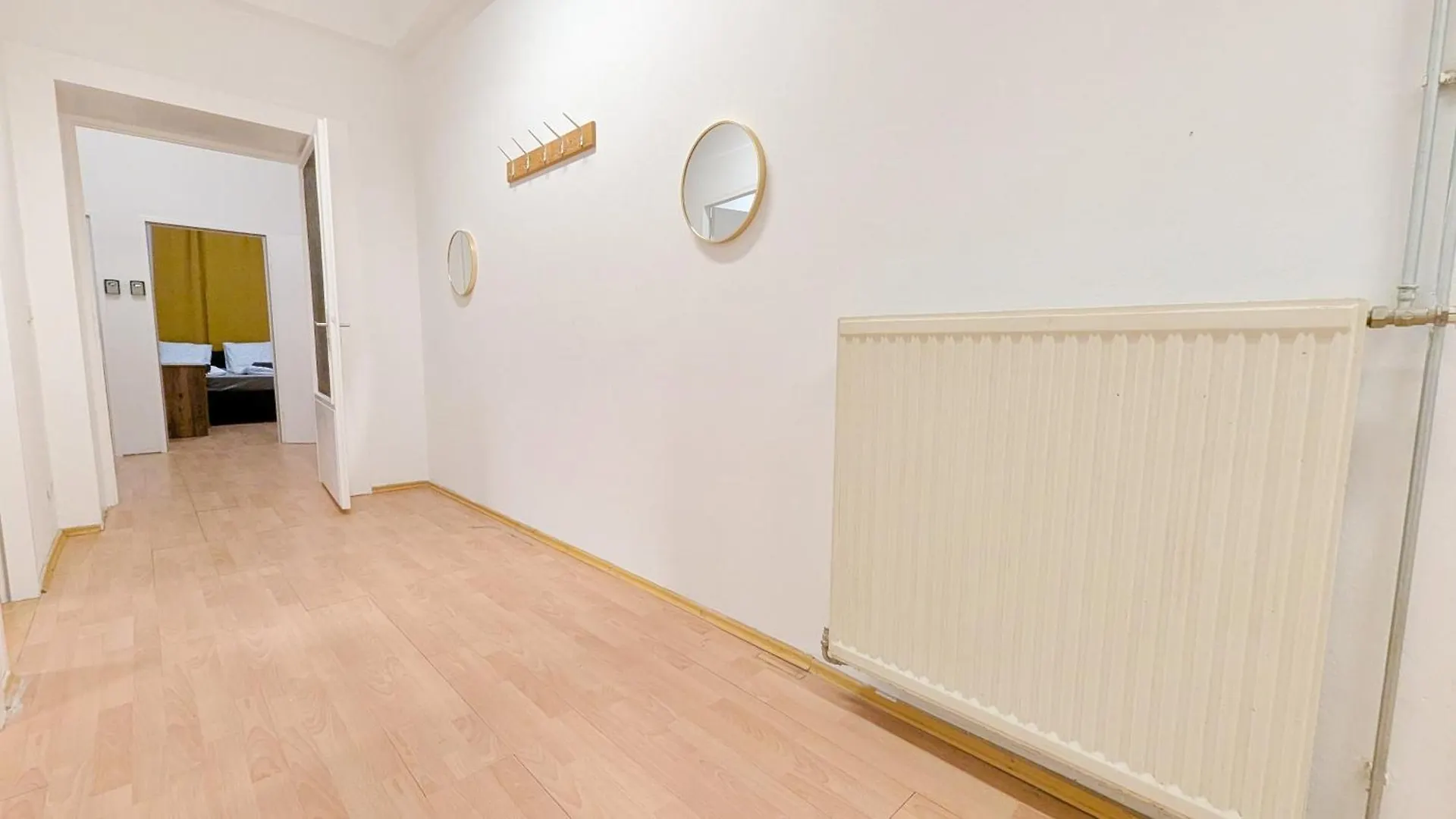 Spacious Rooms - 15 Min From Airport & City Center, 5 Min From Vienna Main-Bus Station Ez 12 0*,