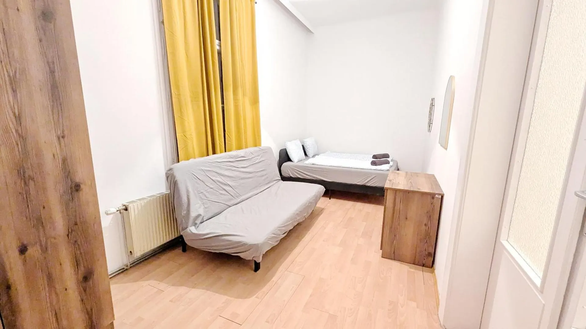 Spacious Rooms - 15 Min From Airport & City Center, 5 Min From Vienna Main-Bus Station Ez 12 0*,