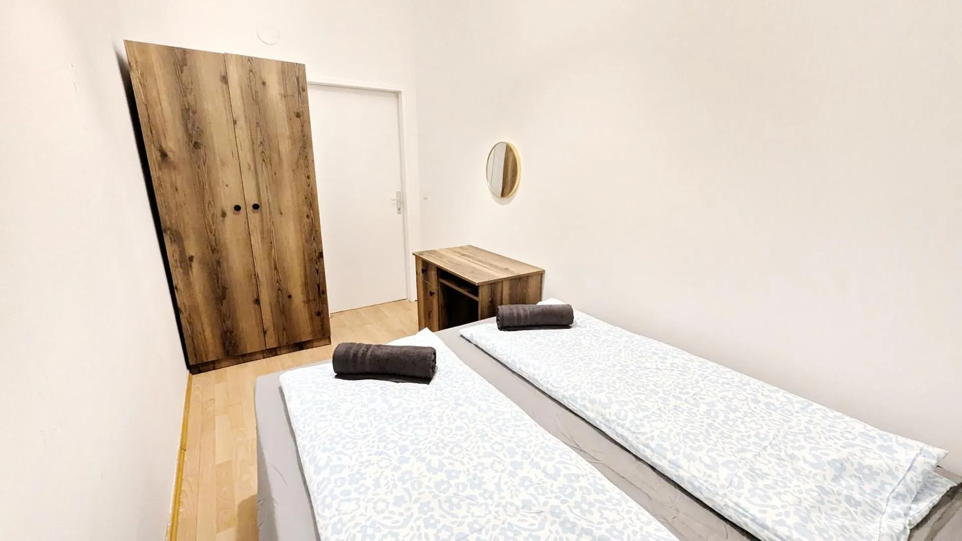 Rum i privatbostad Spacious Rooms - 15 Min From Airport & City Center, 5 Min From Vienna Main-Bus Station Ez 12 Österrike