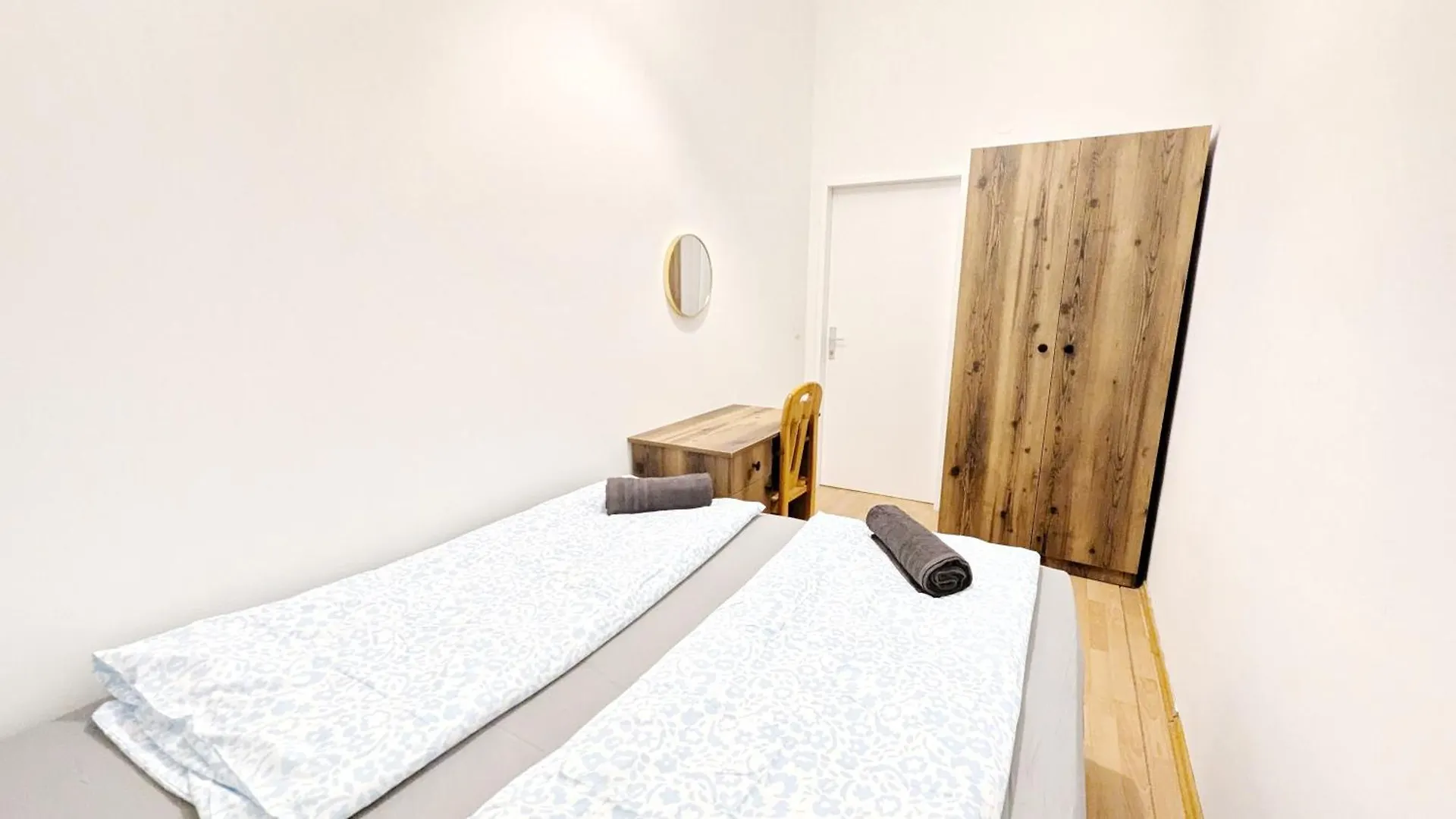 Spacious Rooms - 15 Min From Airport & City Center, 5 Min From Vienna Main-Bus Station Ez 12 Rum i privatbostad